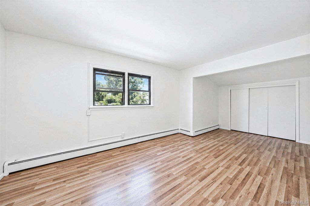 276 Deauville Boulevard, Copiague, NY 11726 — photo 5