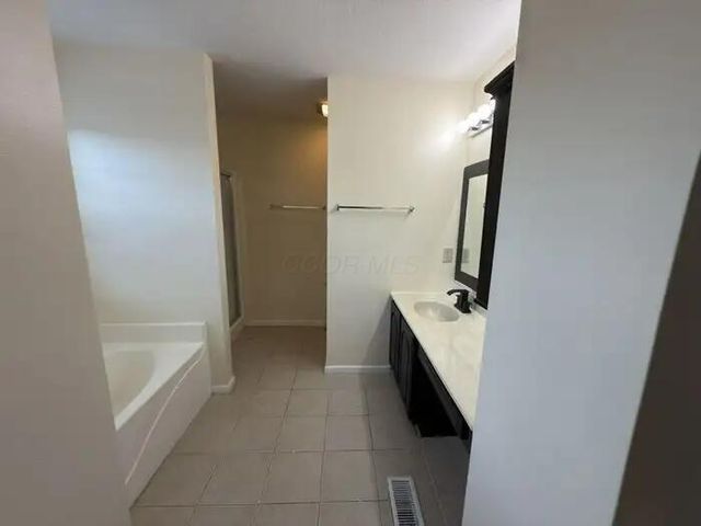 3452 Greenville Drive, Lewis Center, OH 43035