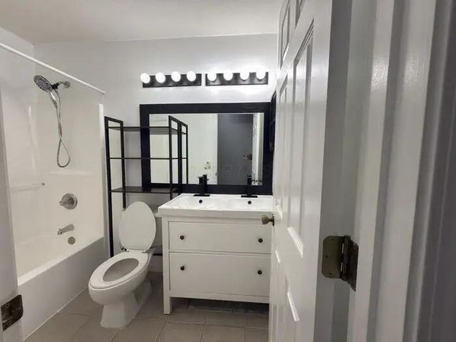 3452 Greenville Drive, Lewis Center, OH 43035