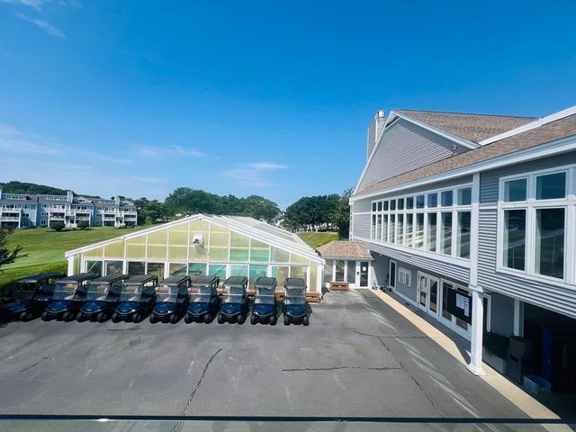 619 White Cliff Dr 619, Plymouth, MA 02360