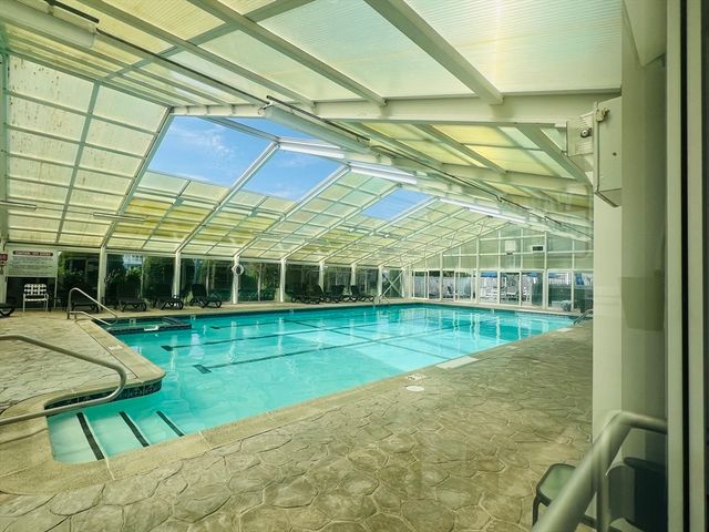 619 White Cliff Dr 619, Plymouth, MA 02360