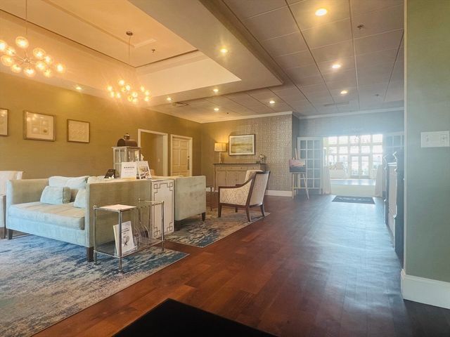 619 White Cliff Dr 619, Plymouth, MA 02360