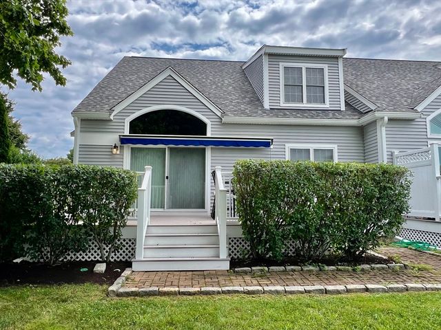 619 White Cliff Dr 619, Plymouth, MA 02360