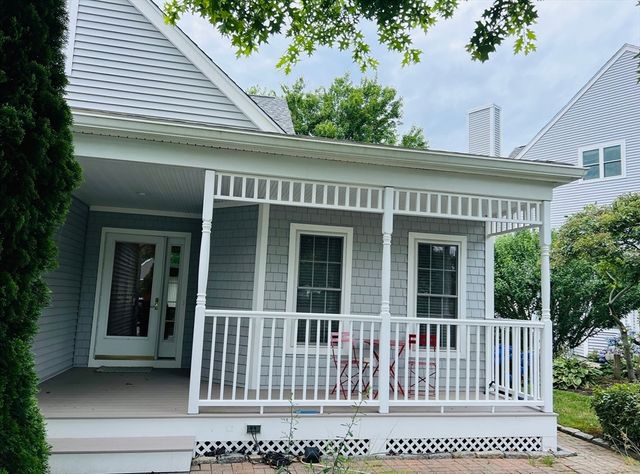 619 White Cliff Dr 619, Plymouth, MA 02360