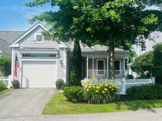 619 White Cliff Dr 619, Plymouth, MA 02360