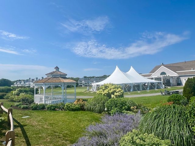 619 White Cliff Dr 619, Plymouth, MA 02360