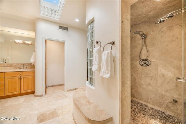 5512 N 67TH Place, Paradise Valley, AZ 85253