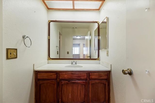 19185 Cochise, Apple Valley, CA 92308