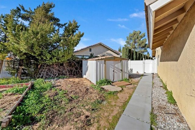 19185 Cochise, Apple Valley, CA 92308