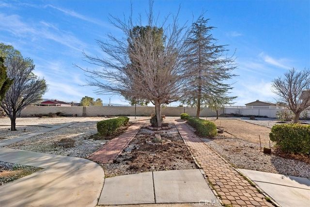 19185 Cochise, Apple Valley, CA 92308