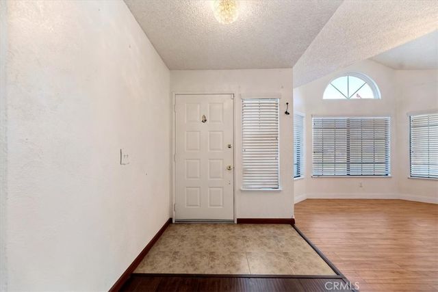 19185 Cochise, Apple Valley, CA 92308