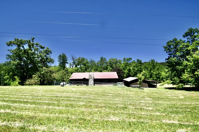1342 Aetna Church Rd, Centerville, TN 37033