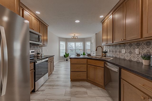 3555 Katalla Drive, Newburgh, IN 47630