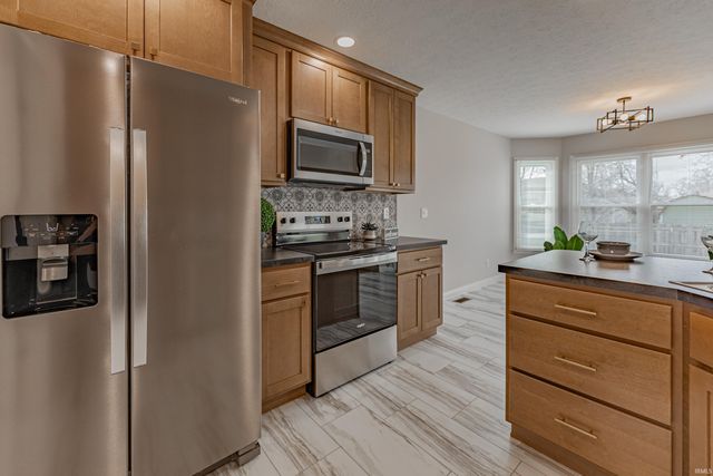 3555 Katalla Drive, Newburgh, IN 47630