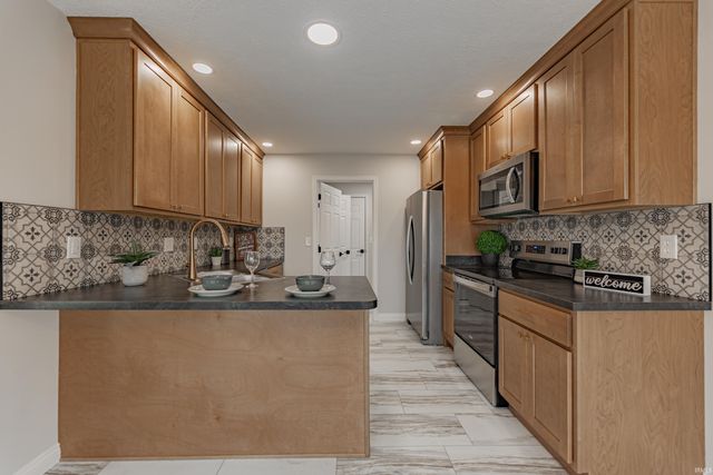 3555 Katalla Drive, Newburgh, IN 47630