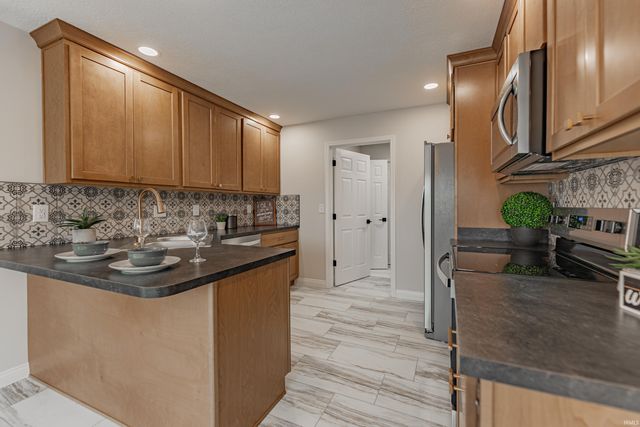 3555 Katalla Drive, Newburgh, IN 47630