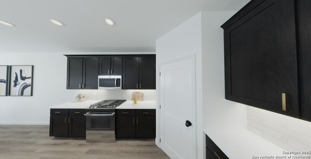 7115 Lower Crossing, San Antonio, TX 78252