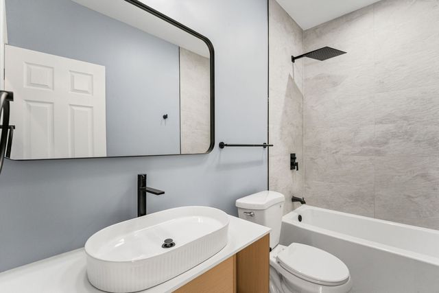 818 S Karlov Avenue, Chicago, IL 60624