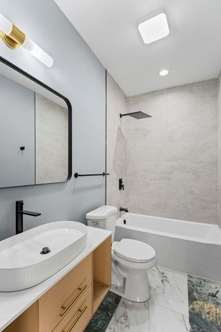 818 S Karlov Avenue, Chicago, IL 60624