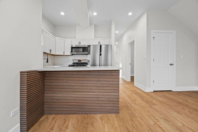 818 S Karlov Avenue, Chicago, IL 60624