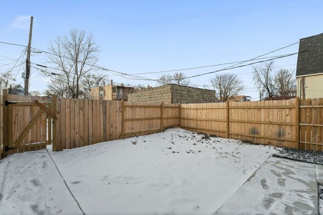 818 S Karlov Avenue, Chicago, IL 60624