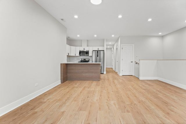 818 S Karlov Avenue, Chicago, IL 60624