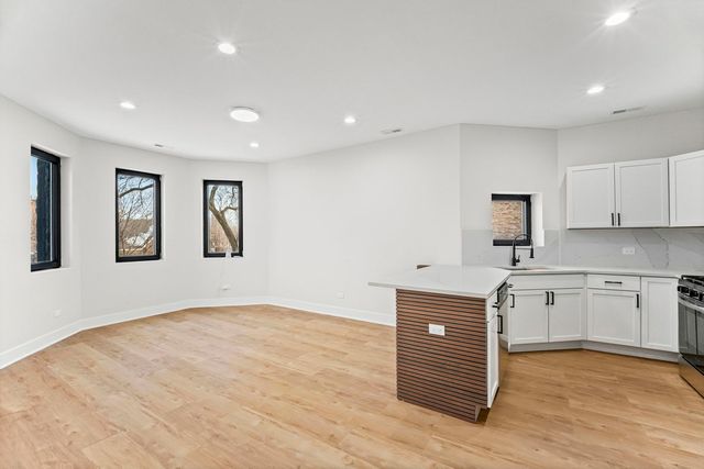 818 S Karlov Avenue, Chicago, IL 60624