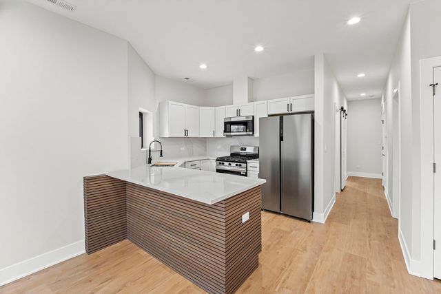 818 S Karlov Avenue, Chicago, IL 60624