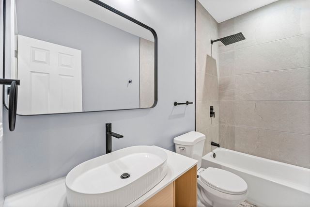 818 S Karlov Avenue, Chicago, IL 60624