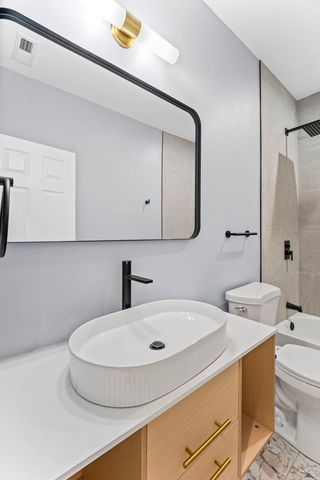 818 S Karlov Avenue, Chicago, IL 60624