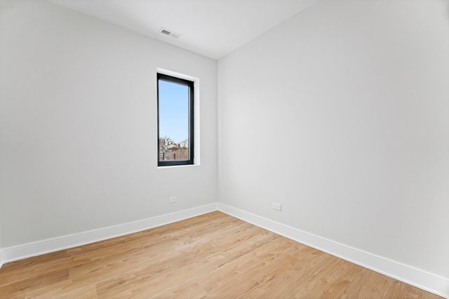 818 S Karlov Avenue, Chicago, IL 60624