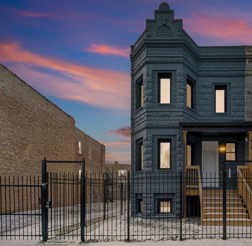 818 S Karlov Avenue, Chicago, IL 60624