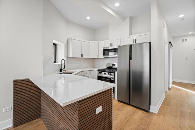 818 S Karlov Avenue, Chicago, IL 60624