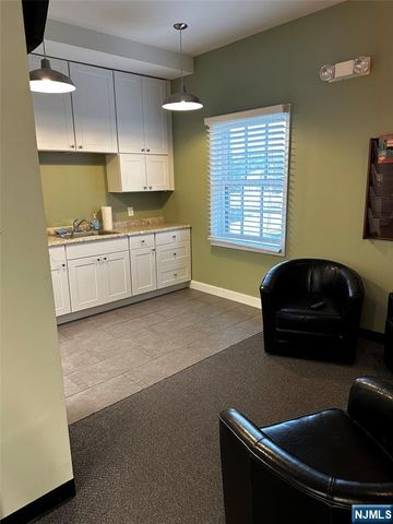 204 Warren Avenue, Ho-ho-kus, NJ 07423