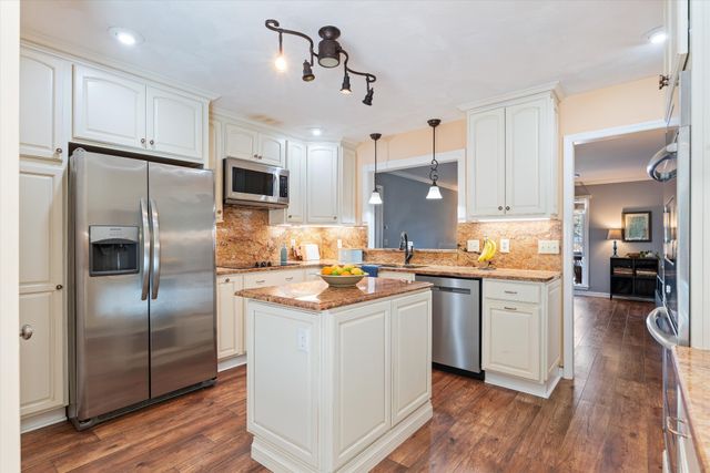 2019 Hidden Cove Rd, Mount Juliet, TN 37122