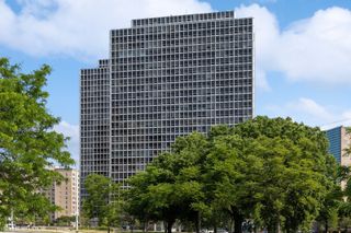330 W Diversey Parkway 2108, Chicago, IL 60657