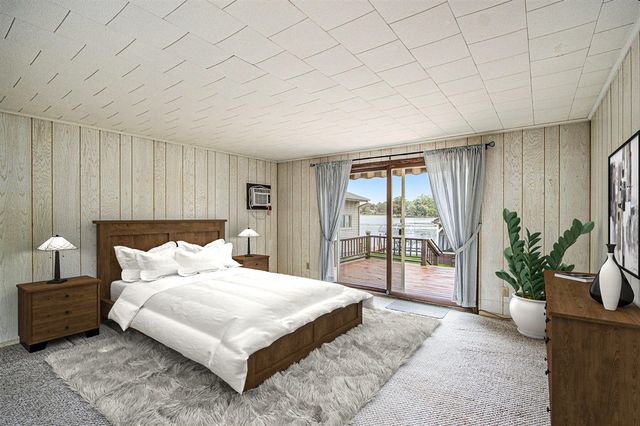 51765 Easy Street, Paw Paw, MI 49079