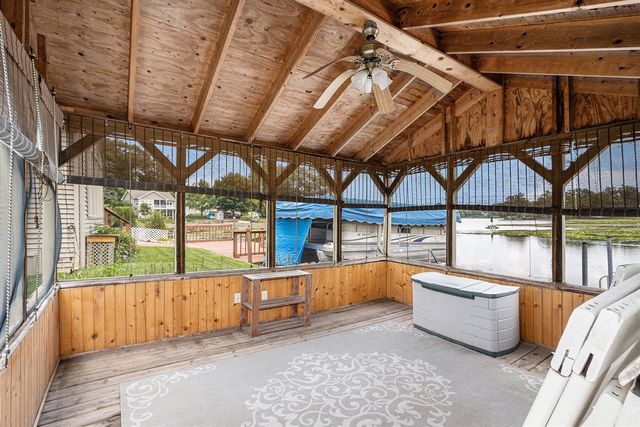 51765 Easy Street, Paw Paw, MI 49079