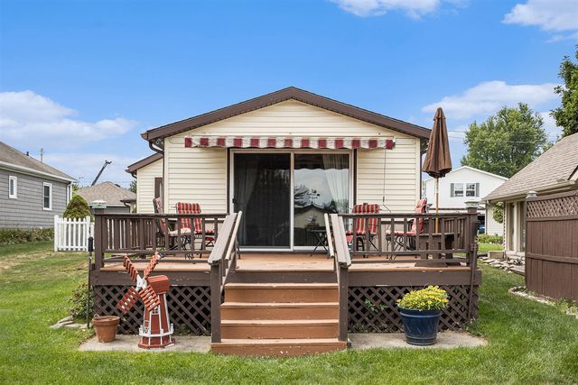 51765 Easy Street, Paw Paw, MI 49079