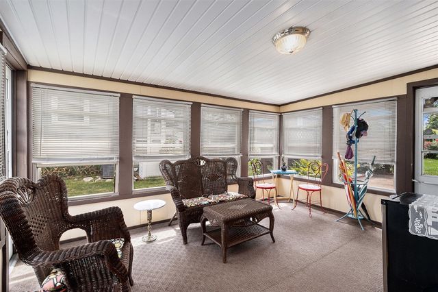 51765 Easy Street, Paw Paw, MI 49079