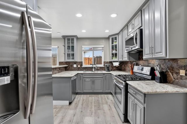 7144 Thomas Dr, North Highlands, CA 95660