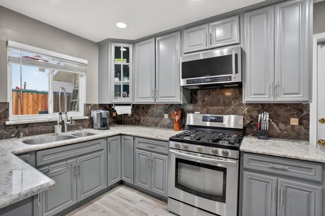 7144 Thomas Dr, North Highlands, CA 95660