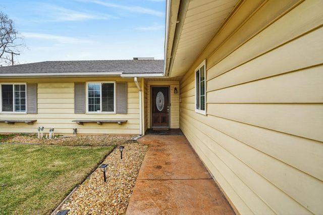 7144 Thomas Dr, North Highlands, CA 95660