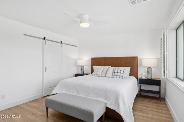7694 E MINNEZONA Avenue, Scottsdale, AZ 85251