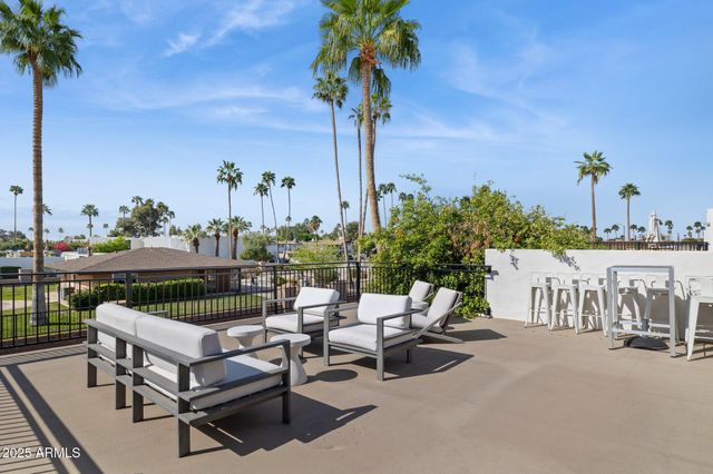 7694 E MINNEZONA Avenue, Scottsdale, AZ 85251