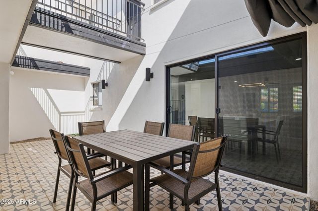 7694 E MINNEZONA Avenue, Scottsdale, AZ 85251