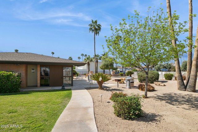 7694 E MINNEZONA Avenue, Scottsdale, AZ 85251