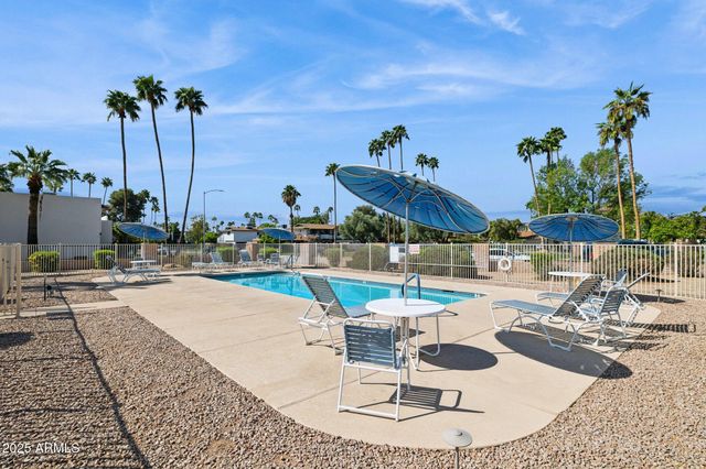 7694 E MINNEZONA Avenue, Scottsdale, AZ 85251