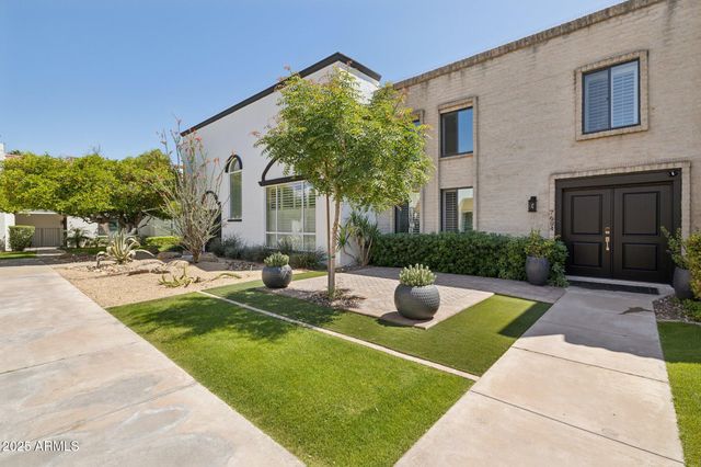 7694 E MINNEZONA Avenue, Scottsdale, AZ 85251