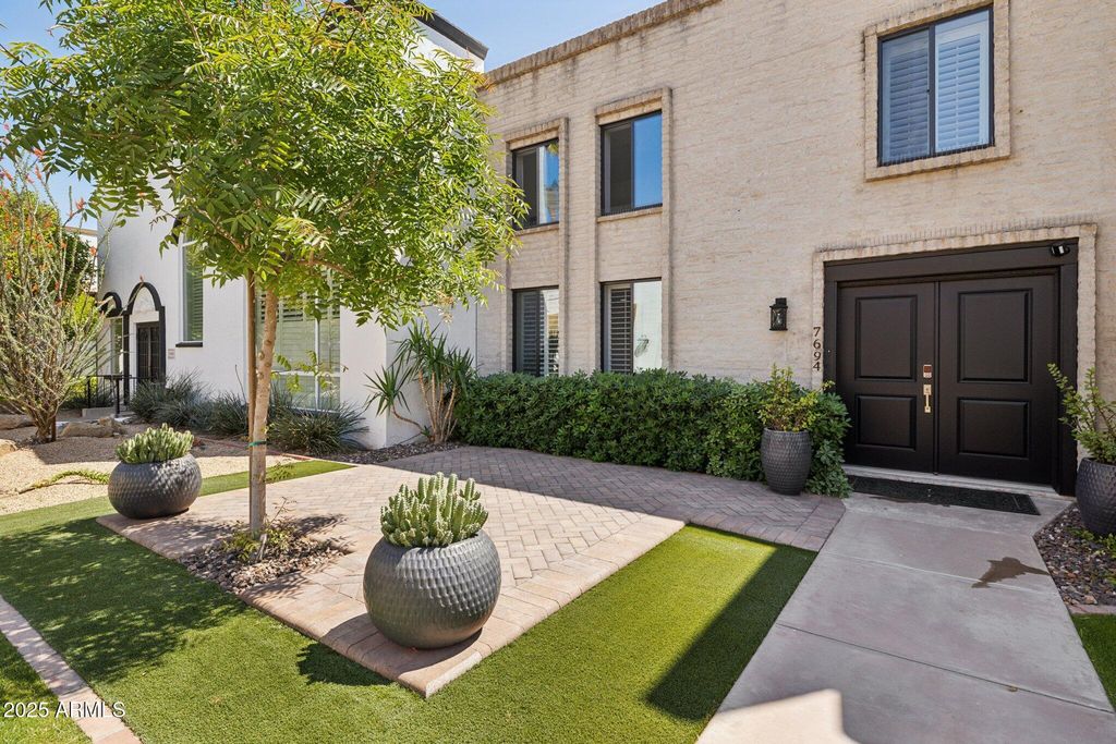 7694 E MINNEZONA Avenue, Scottsdale, AZ 85251 — photo 3